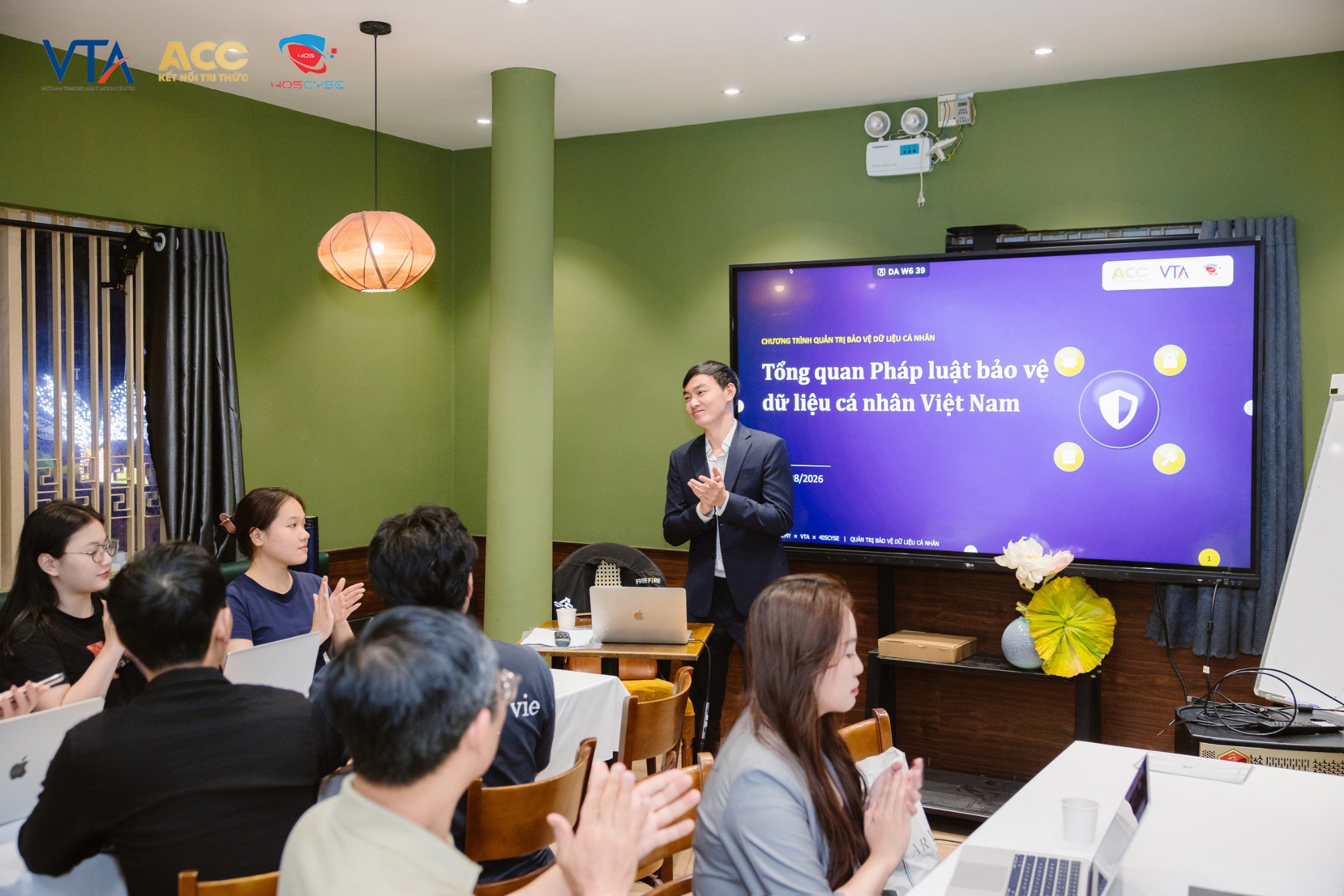 Đại diện ACC chia sẻ nội dung chương trình
